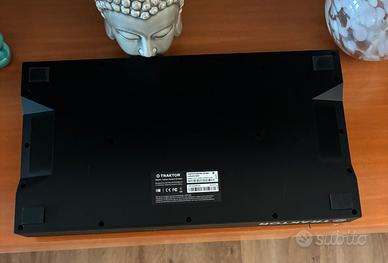 Native Instruments Traktor Kontrol S2 MK3.