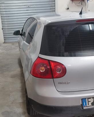 Golf 5 1.9 TDI BXF (90cv) per ricambi