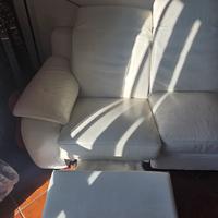 Divano con penisola e seduta reclinabile