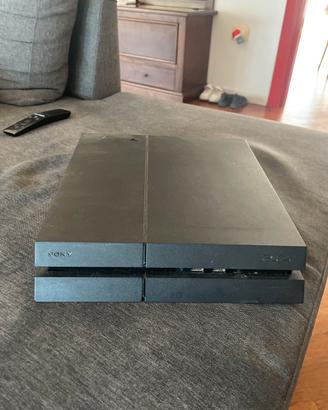 PlayStation 4 (500GB)+1 controller+3 giochi+Set Vr