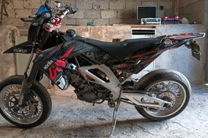 Aprilia sxv 550