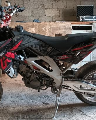 Aprilia sxv 550