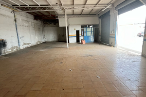 Locale a uso commerciale o magazzino