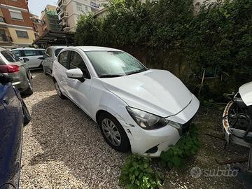 MAZDA Mazda2 1.5 90CV Skyactiv Exceed INCIDENTATA