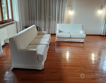 Coppia Divani Bianchi – Base Legno Massello - PD