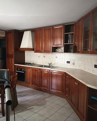 Cucina in legno massello