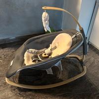 Sedia a dondolo con giochi in legno