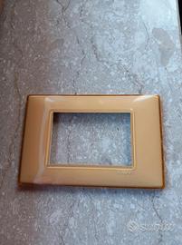 Placche PLANA  Vimar color ambra