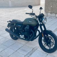 Moto Guzzi v7 stone III 2018