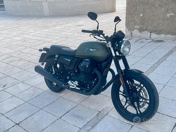 Moto Guzzi v7 stone III 2018