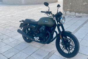 Moto Guzzi v7 stone III 2018