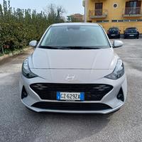 Hyundai i10  km 5000 pari al nuovo