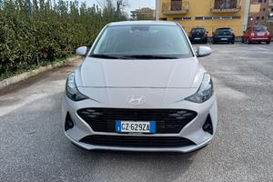 Hyundai i10  km 5000 pari al nuovo