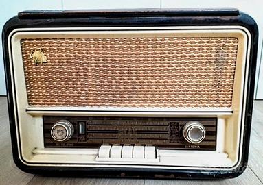 Radio, con giradischi fine anni ‘50