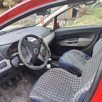 Fiat grande punto rossa 2006
