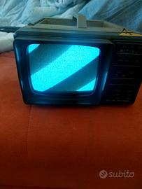 mini televisore e radio