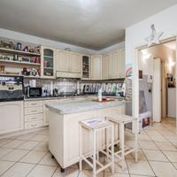 Villa unifamiliare con ampio parco privato