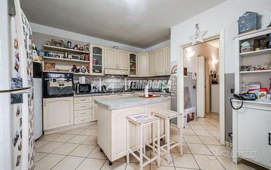 Villa unifamiliare con ampio parco privato