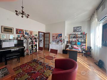 Semindipendente al piano primo