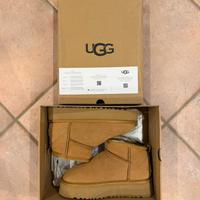 Stivaletti UGG taglia 38