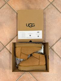 Stivaletti UGG taglia 38