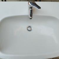 Lavabo bagno in ceramica + miscelatore