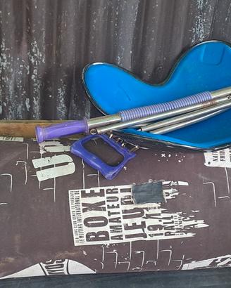 attrezzatura da palestra con sacco da boxe