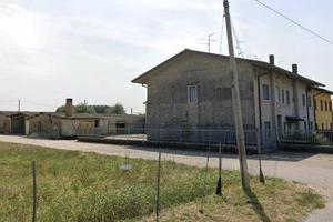 Immobile in asta di 375 m² con 3 locali e box auto