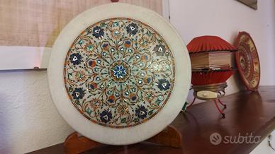 Piatto con pietre dure