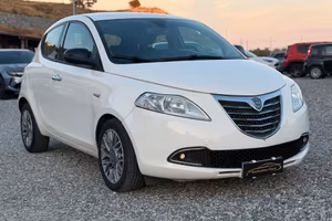 Lancia Ypsilon 1.3 MJT 16V 95 CV 5 porte S&S Plati