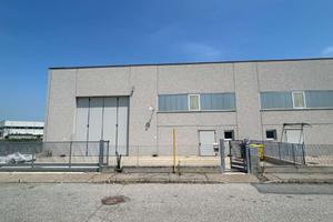 capannone industriale