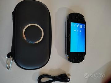 PSP 2004 59 giochi+ cavo alimentazione + custodia 