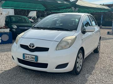 Toyota Yaris 1.0 5 porte clima idroguida km certif