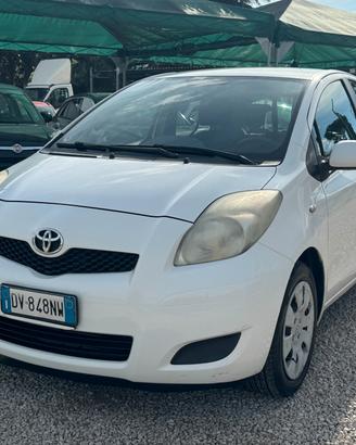 Toyota Yaris 1.0 5 porte clima idroguida km certif