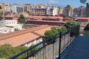 Singola luminosa spaziosa climatizzata balconata p