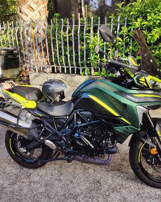 Benelli TRK 702 X 702X