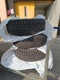 4 gomme invernali 215/70 R15 C per furgone o campe
