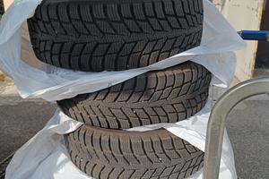 4 gomme invernali 215/70 R15 C per furgone o campe