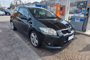 Toyota Auris 2.2 D-4D 16V con 255.000km 177cv