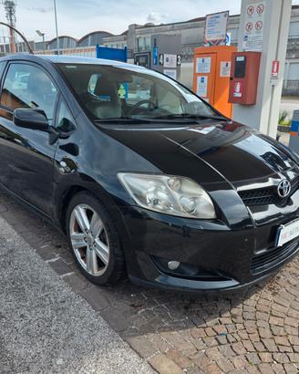 Toyota Auris 2.2 D-4D 16V con 255.000km 177cv