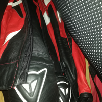 Tuta rossa e nera come nuova. Dainese