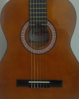 Chitarra classica usata un paio di volte