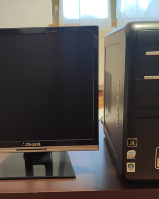 Px desktop con monitor da 17"