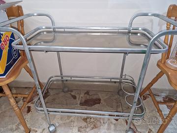 carrello in metallo