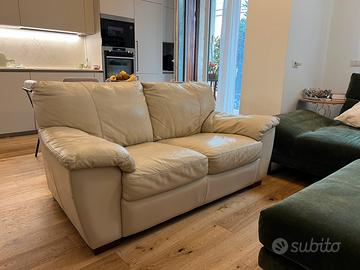 Divano in pelle beige