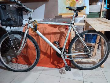 bici bicicletta mountain bike