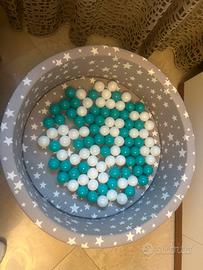 Piscina con palline
