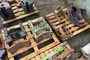 ganci traino per telescopici o trattori-varie marc