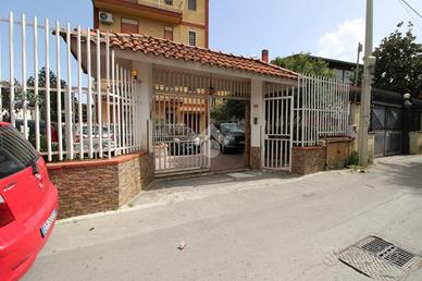 3 LOCALI A PALERMO