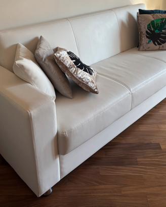 Divano con cassettone e letto singolo